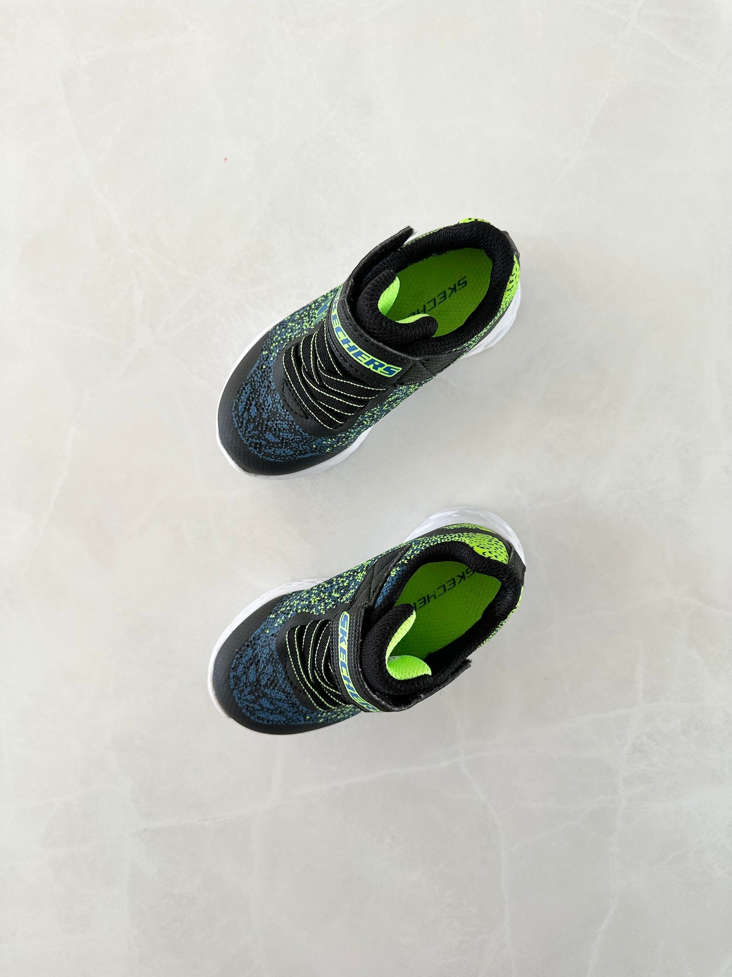 NEUF - Chaussures - Skechers - Grandeur 6