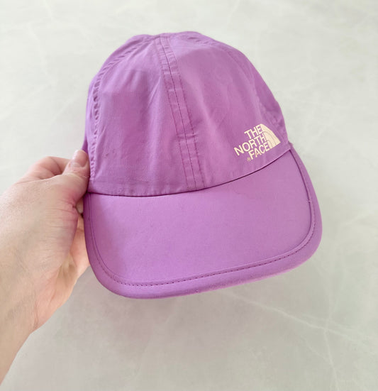 *imparfait* Casquette - The North Face - Environ 4-5 ans