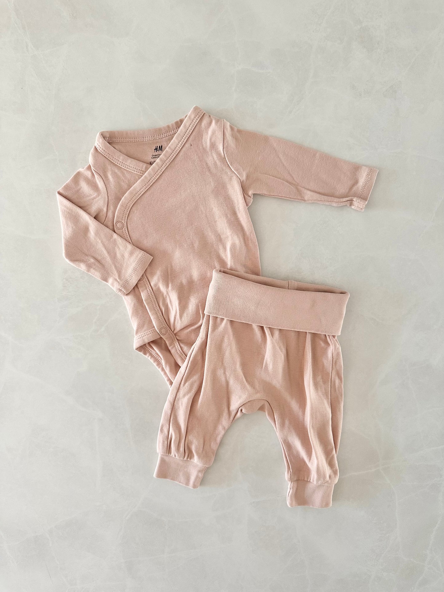 *mini imperfection sur le cache-couche* Ensemble 2 mcx - H&M - 1-2 mois