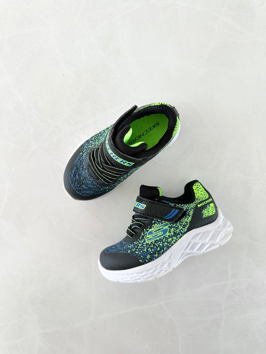 NEUF - Chaussures - Skechers - Grandeur 6